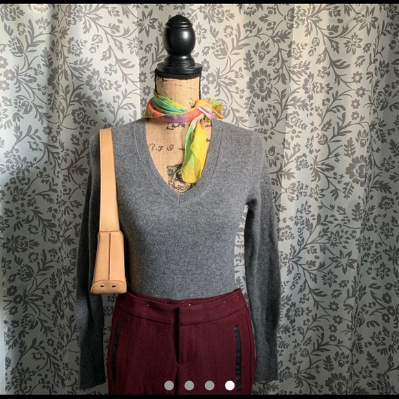 Gray Cashmere V-neck Sweater By Halogen EUC - Picture 4 of 4